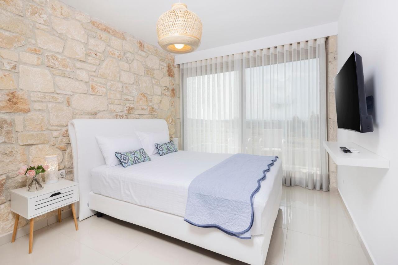 Anna Mare Luxury Apartments อาฟิโตส ภายนอก รูปภาพ
