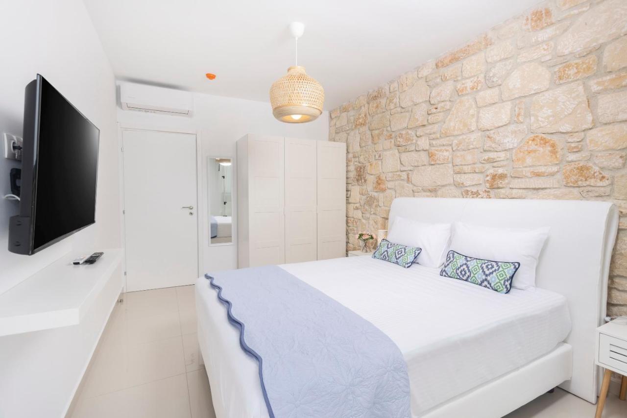 Anna Mare Luxury Apartments อาฟิโตส ภายนอก รูปภาพ