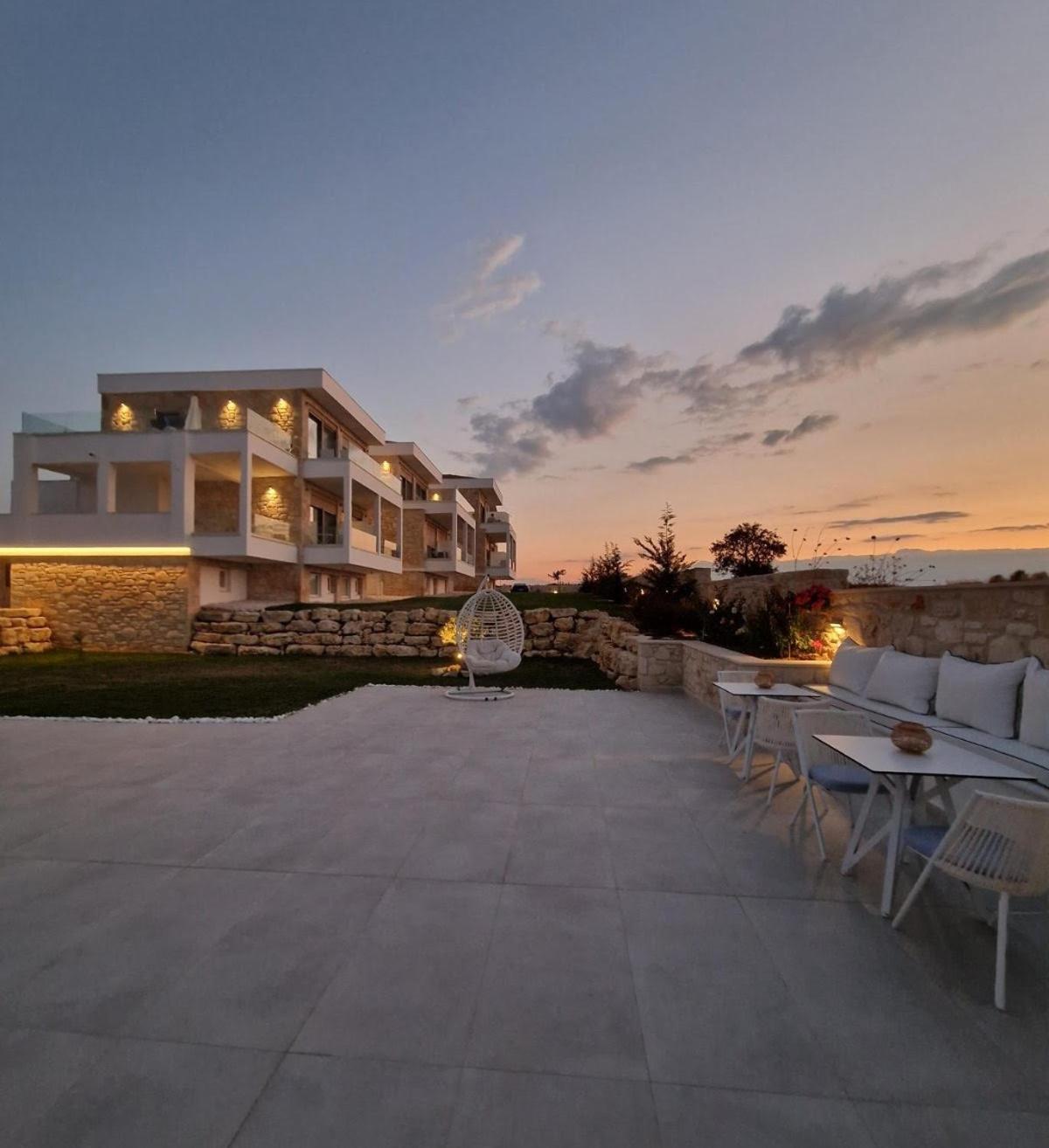 Anna Mare Luxury Apartments อาฟิโตส ภายนอก รูปภาพ